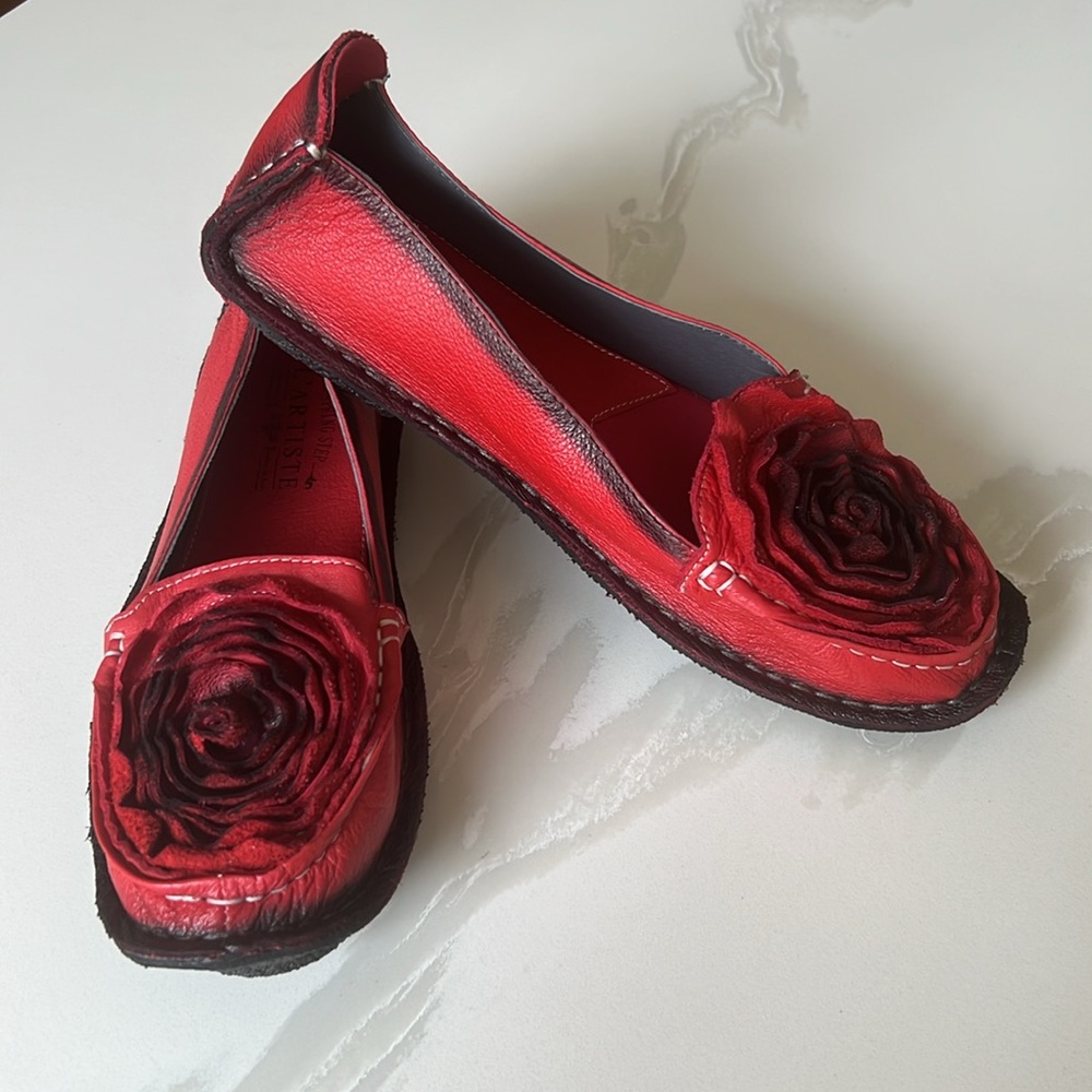 L’Artiste Dezi Red and Black Leather Floral Loafers Flats Womens EU 41 9.5 - 10